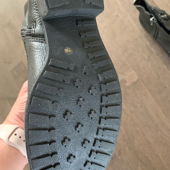 Genuine Leather Boots / Booties - Sz 7.5 - Black - Picture 2 of 5